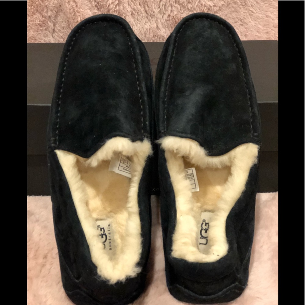 BRAND NEW~BLACK~SUEDE~MENS~SLIPPERS~SZ 9